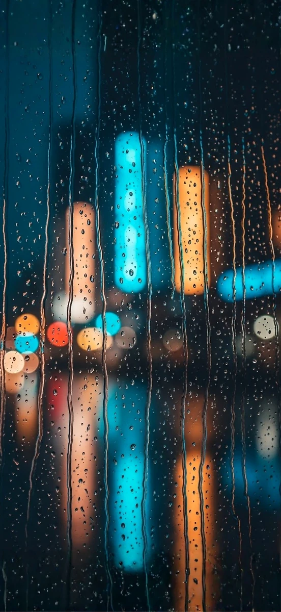 Midnight Rain & City Lights - Hintergrundbild